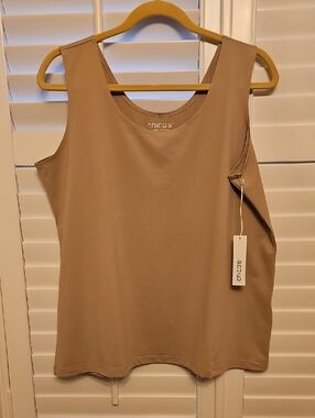 Chico's Sleeveless Tank Top in Soft Latte